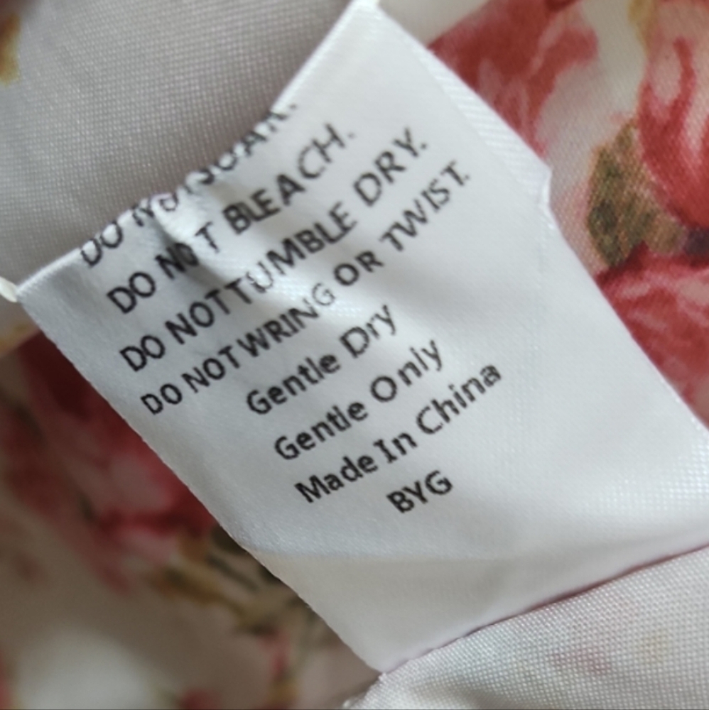 Elegant Floral White Maxi Dress - Picture 4 of 12